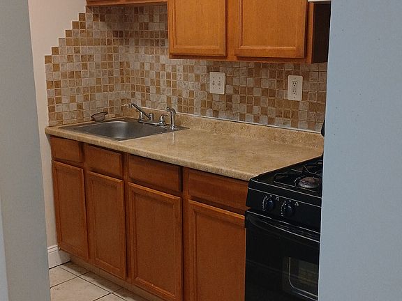 5th image of 329 E Upsal St #B2