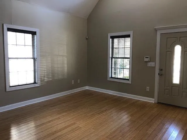 315 Seawell Ave — Photo 7