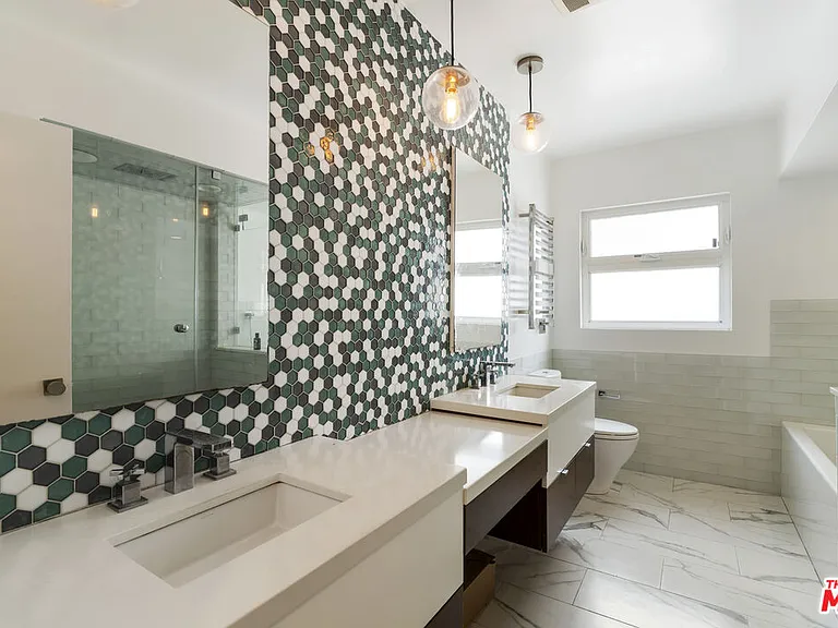 6225 S Corning Ave — Photo 19