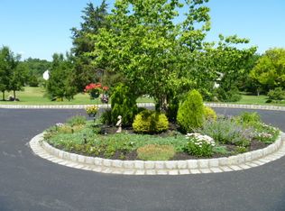 7 Stone Bridge Dr, Andover, NJ 07821