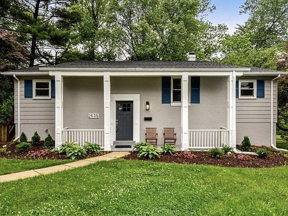 3rd image of 2535 Villanova Dr