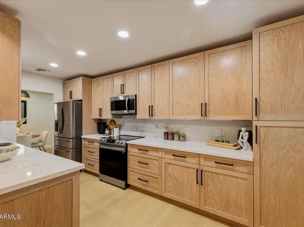 2038 E Cheery Lynne Road, Phoenix, AZ 85016