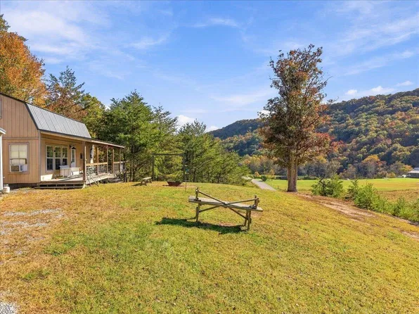 1675 Poor Valley Rd, Rogersville, TN 37857