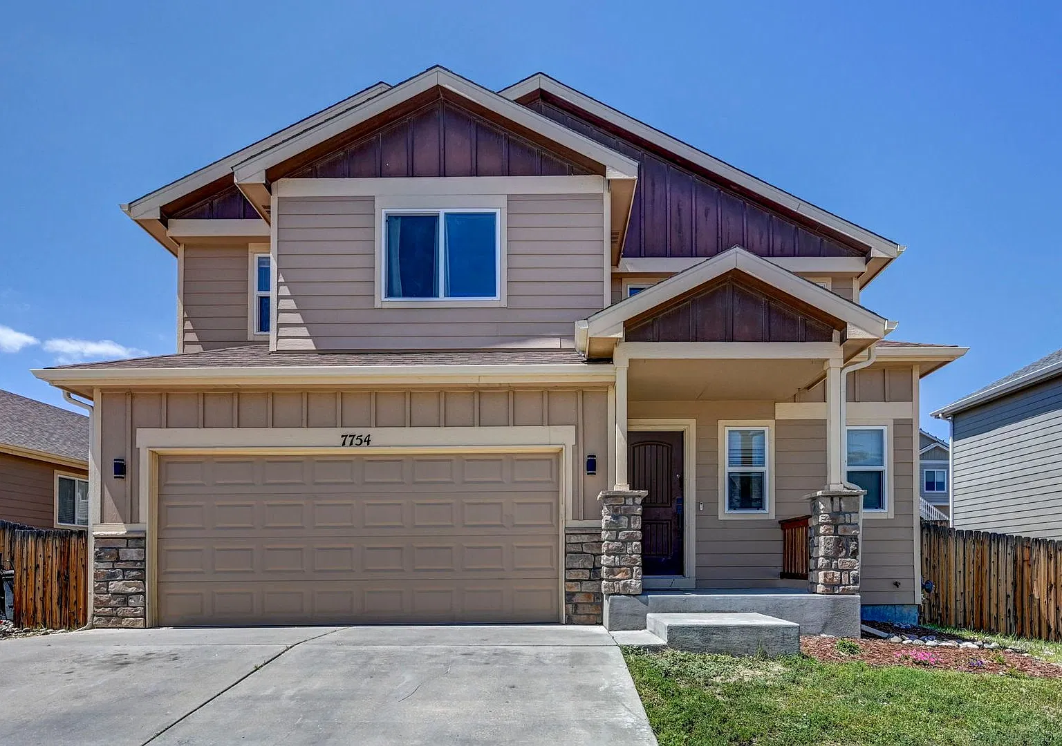 Fantastic 3 Bedroom 3 Bathroom Located In Mesa Ridge — Photo 1