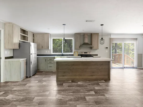 715 Royal Dr N, Bullard, TX 75757