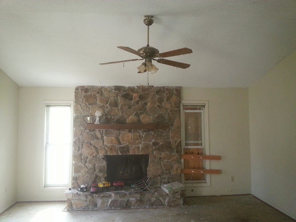2nd image of 2212 Eveningview Dr
