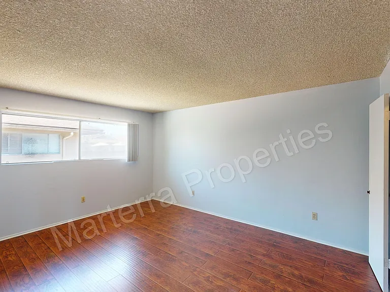2314 E Ball Rd — Photo 9