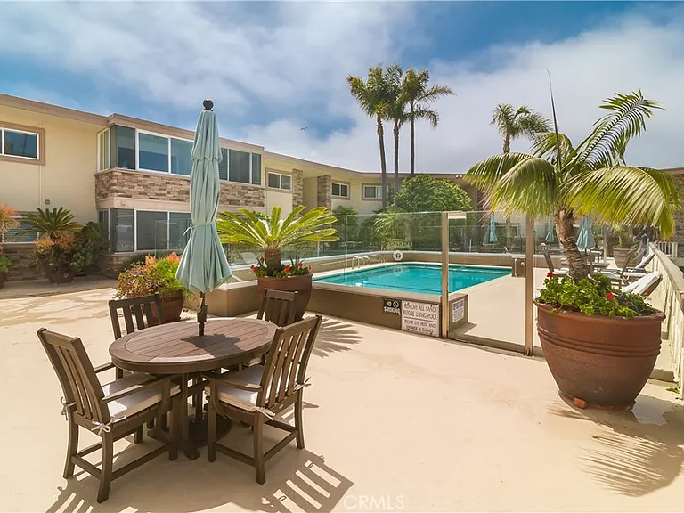 631 Cliff Dr — Photo 17