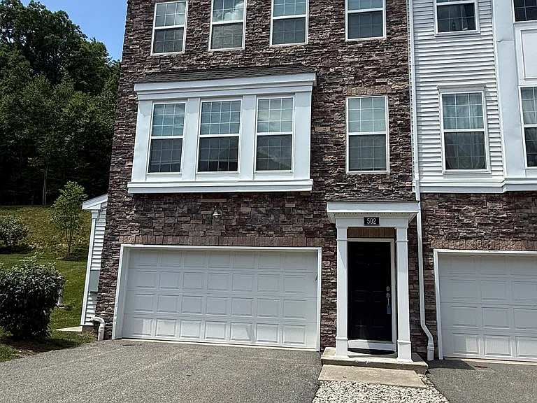 502 Parkview Ln — Photo 4