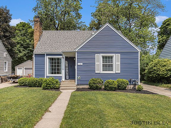 2nd image of 1101 Kelsey St NE