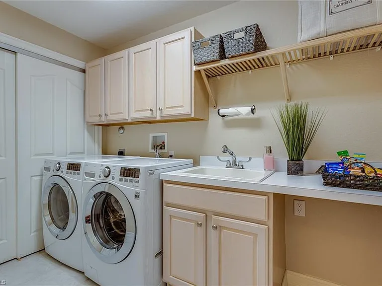 8177 Saratoga Dr #1002 — Photo 22