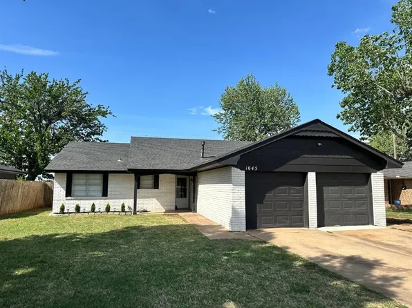 1645 Gladstone Ter, The Village, OK 73120