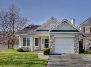 1 Ethan Cir, Middle Island, NY 11953