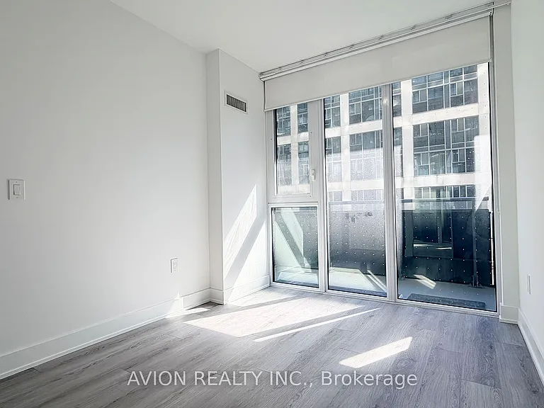 60 Princess St #205 — Photo 6