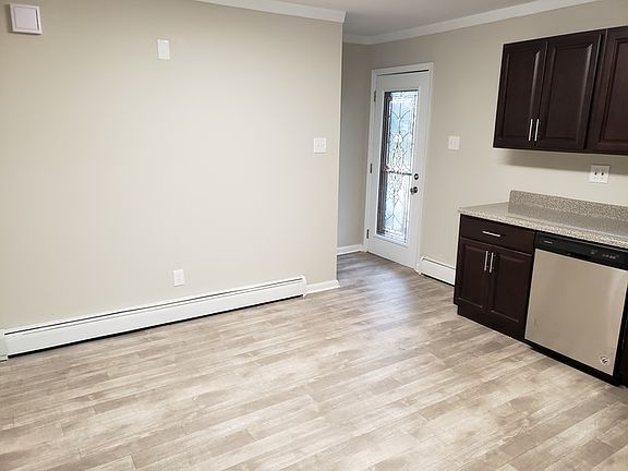 5th image of 8453 Holman Ave