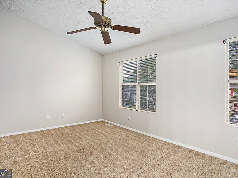 5731 Wells Cir — Photo 12
