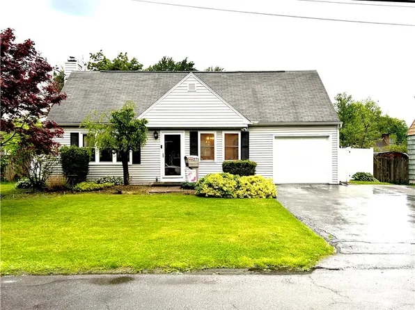 27 Lee Ter, North Syracuse, NY 13212