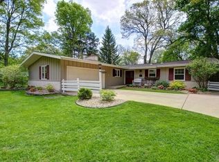 909 Pontiac Trl, Madison, WI 53711