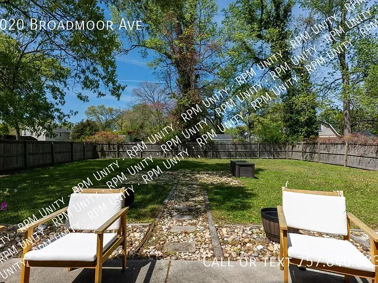 2020 Broadmoor Ave — Photo 8