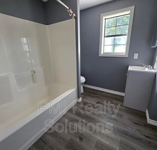 12 1st St NE — Photo 9