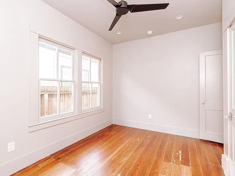 1814 Marion St — Photo 6