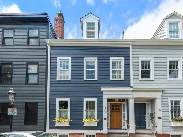 22 Pleasant St, Charlestown, MA 02129
