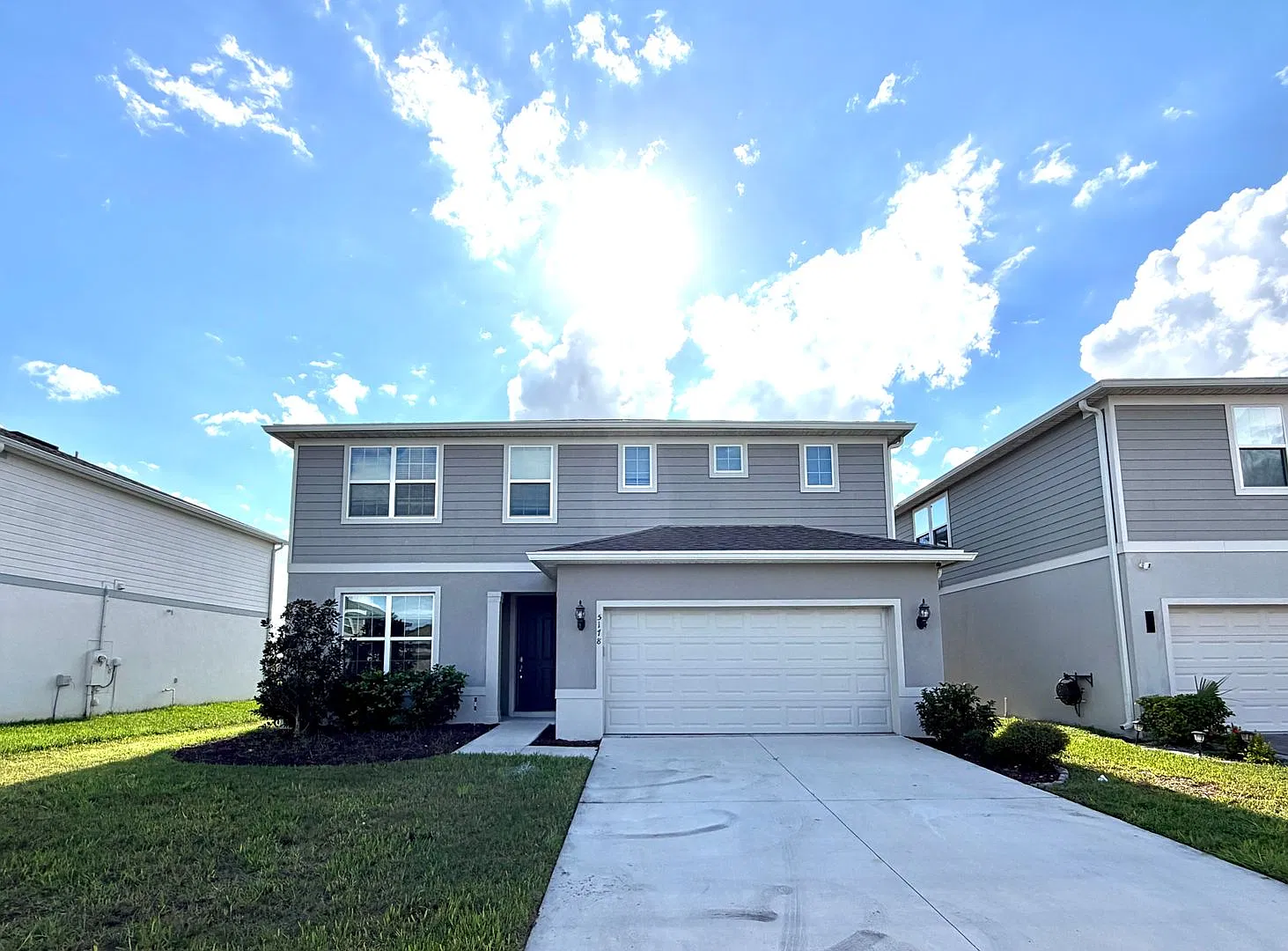 Beautiful Lake View 5 bedrooms Single Family Home with screened patio! — Photo 4