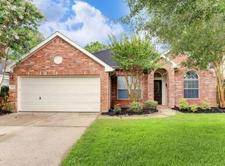 2535 Old River Ln, Richmond, TX 77406