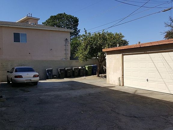3rd image of 14845 Blythe St
