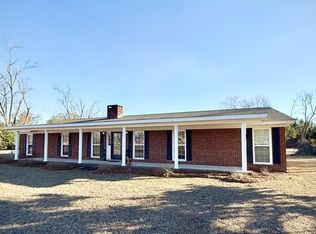 201 Burketts Ferry Rd, Hazlehurst, GA 31539
