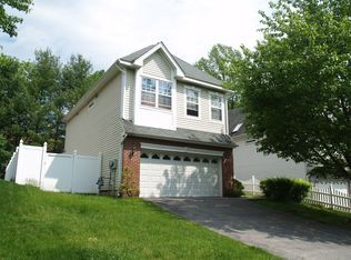 33 Mackellar Ct, Peekskill, NY 10566