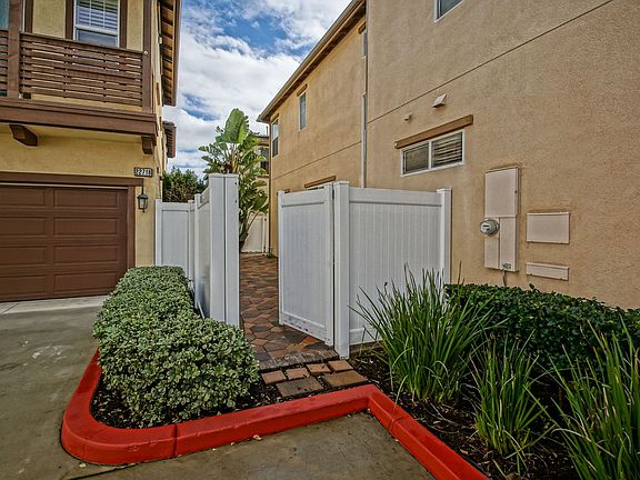 4th image of 22722 Meyler St