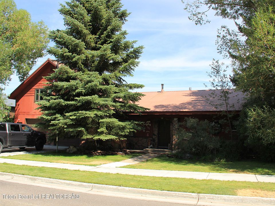1st image of 585 E Hansen Ave