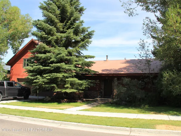 585 E Hansen Ave, Jackson, WY 83001