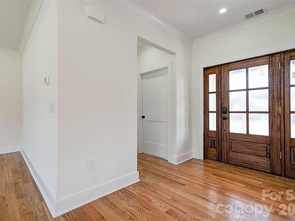 3rd image of 157 Sir Gregory Dr