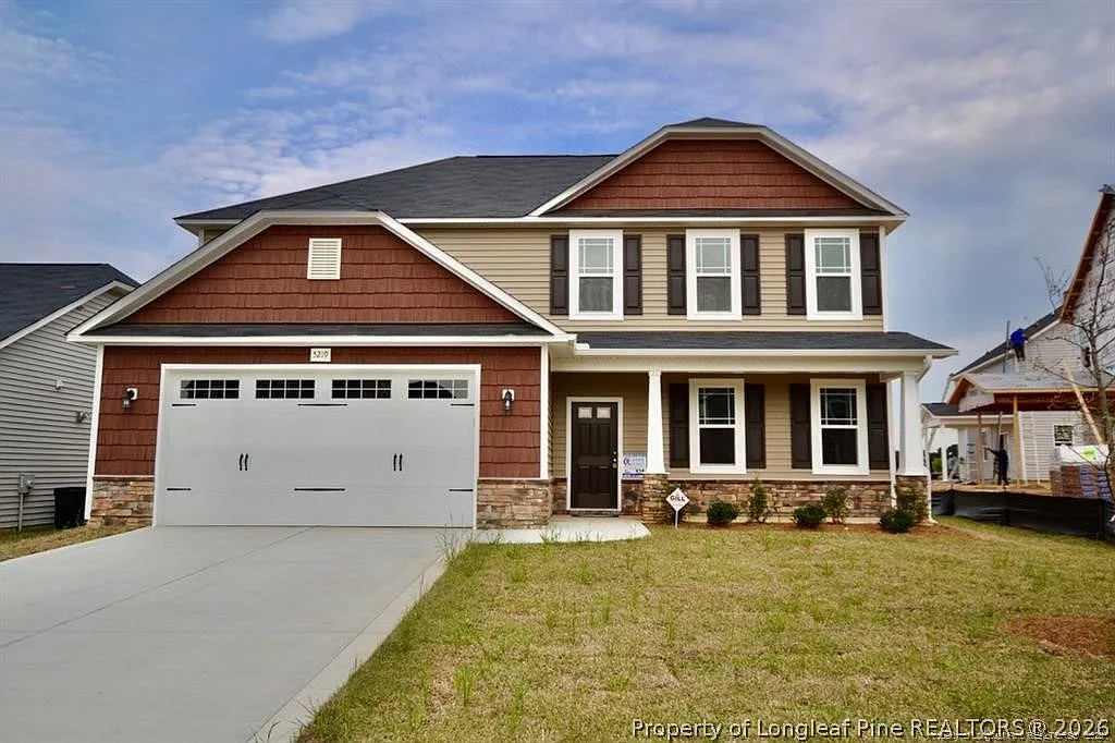 4 bed, 2.5 bath, 2302 sqft, $2,175 — Photo 1