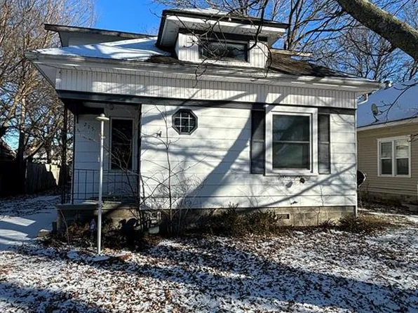 215 N 27th St, Parsons, KS 67357