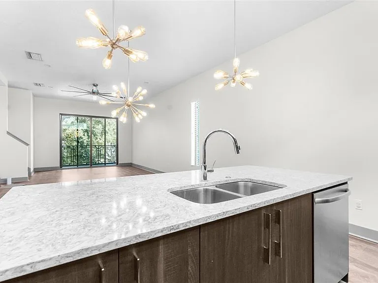 4810 W McElroy Ave #1 — Photo 6