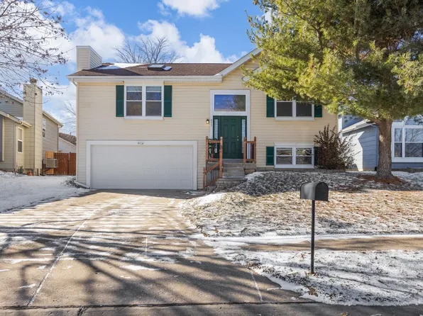 203 Valley Lakes Ct, Saint Charles, MO 63304