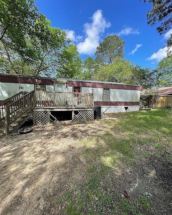 1st image of 2213 Applewood Dr