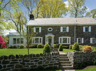 8 Dell Way, Larchmont, NY 10538