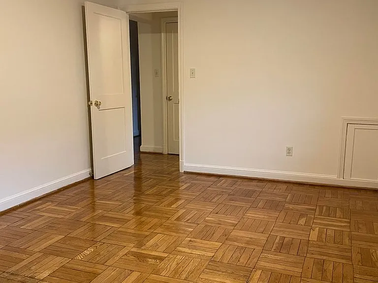 Wakefield Manor Apartments — Photo 18