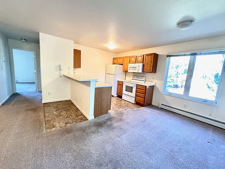 202 12th St #204 — Photo 2