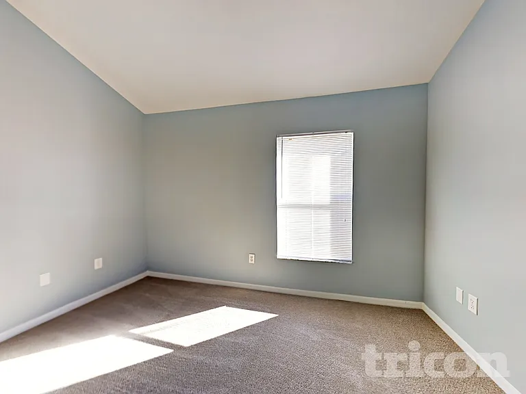 308 9th St NE — Photo 5