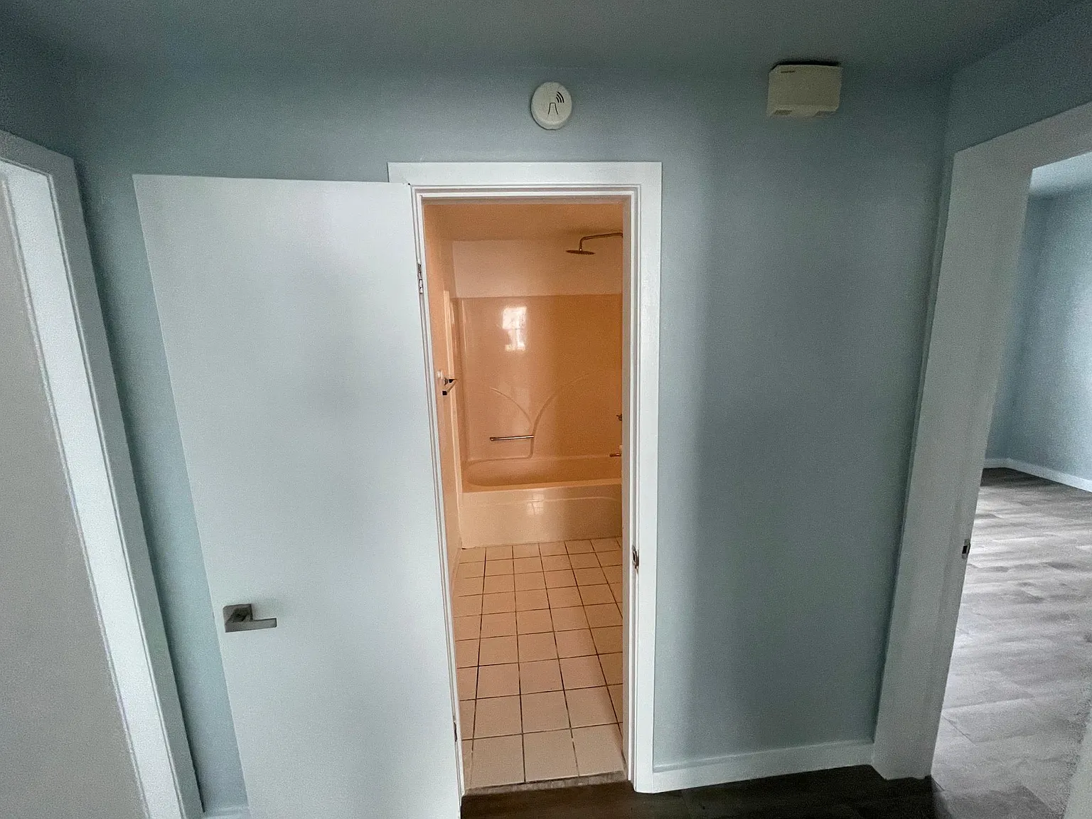 2824 Broadway St — Photo 4