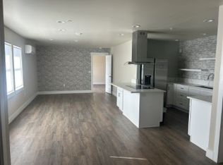 9750 NE Fox Farm Rd APT 1, Newberg, OR 97132
