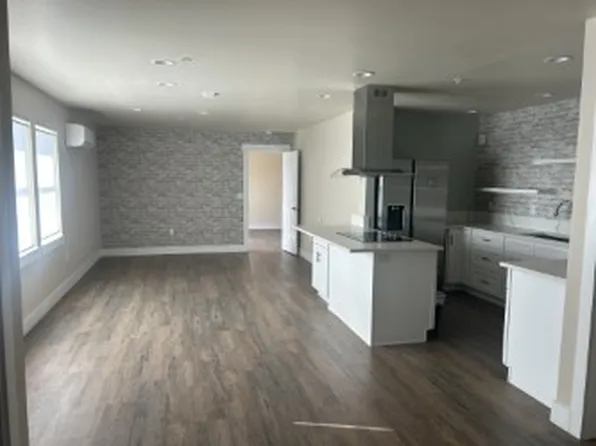 9750 NE Fox Farm Rd APT 1, Newberg, OR 97132