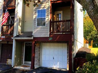 100 Clover Ct, Newark, DE 19711