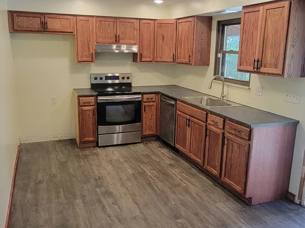 111 Mooncrest Dr, Coraopolis, PA 15108