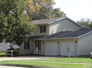 318 11th Ave, Grinnell, IA 50112